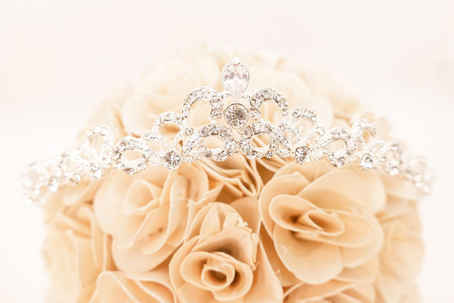 Diadem mit Glitzersteinchen